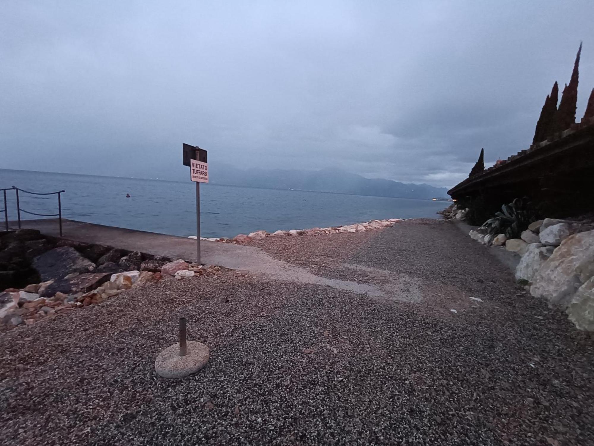 Bellavista Eremitaggio Lägenhet Torri Del Benaco Exteriör bild