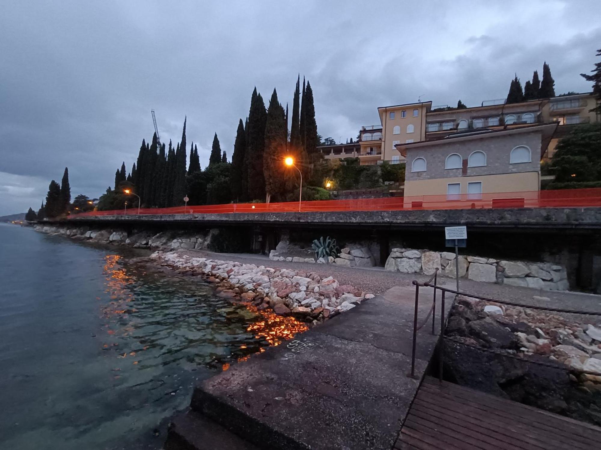 Bellavista Eremitaggio Lägenhet Torri Del Benaco Exteriör bild