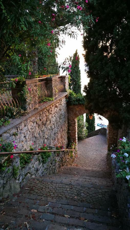 Bellavista Eremitaggio Lägenhet Torri Del Benaco Exteriör bild